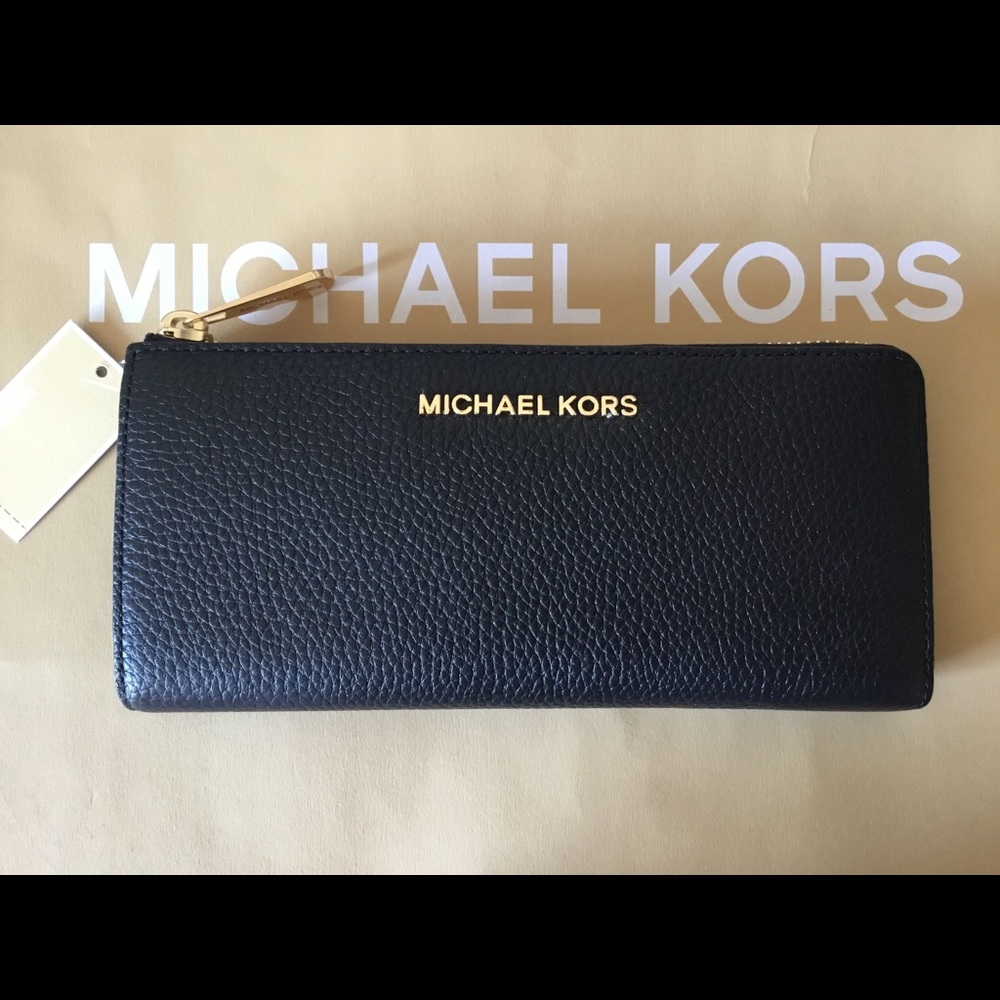 🌻Michael Kors Bedford Leather Large Zip Wallet. - Picture 7 of 7
